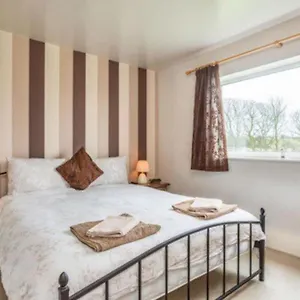 Idyllic Cottage, With Sea Views, Sleeps 6 , Whitby United Kingdom