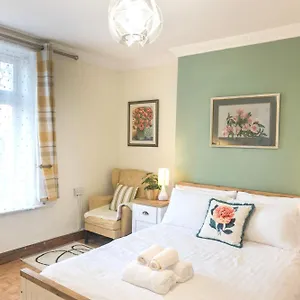 Centre D1 - 2 Bedroom Spacious Modern Duplex House , Dublin Ireland